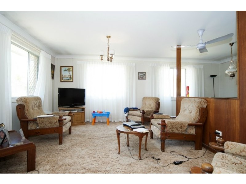 2 Helena Street, Biggera Waters QLD 4216