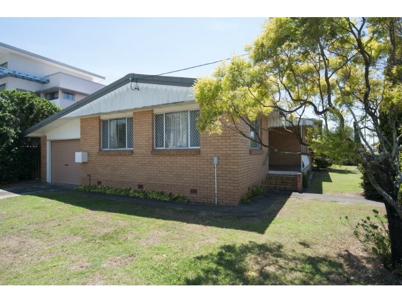 2 Helena Street, Biggera Waters QLD 4216