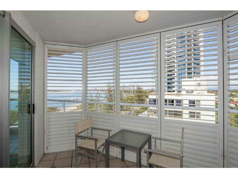 27/242 Marine Parade, Labrador QLD 4215