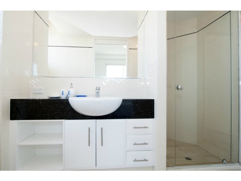 27/242 Marine Parade, Labrador QLD 4215