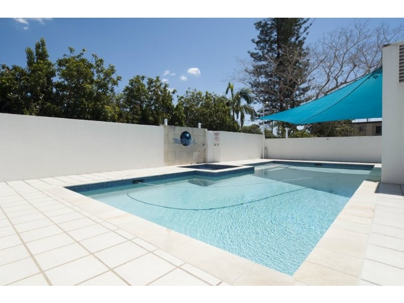 27/242 Marine Parade, Labrador QLD 4215