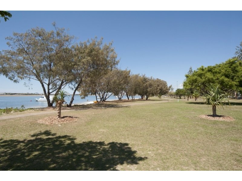 27/242 Marine Parade, Labrador QLD 4215