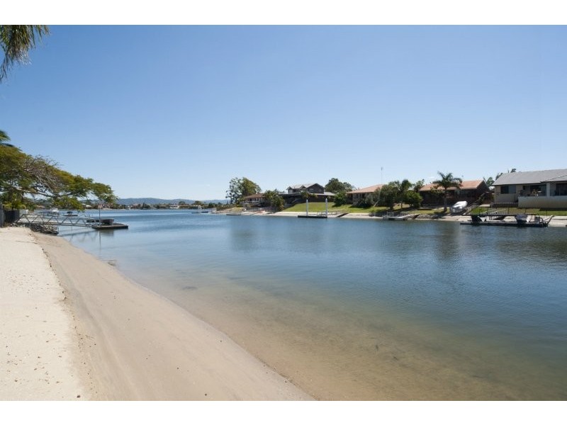 32 Port Drive, Mermaid Waters QLD 4218
