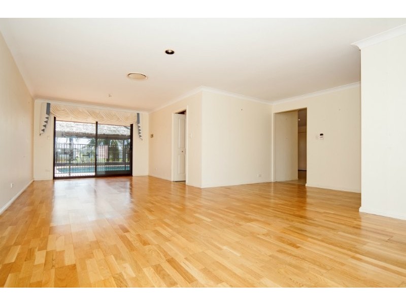 32 Port Drive, Mermaid Waters QLD 4218