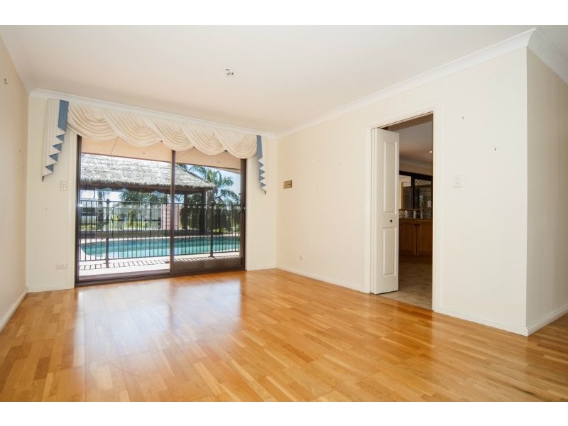 32 Port Drive, Mermaid Waters QLD 4218