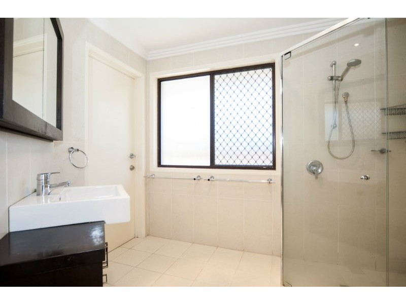 32 Port Drive, Mermaid Waters QLD 4218