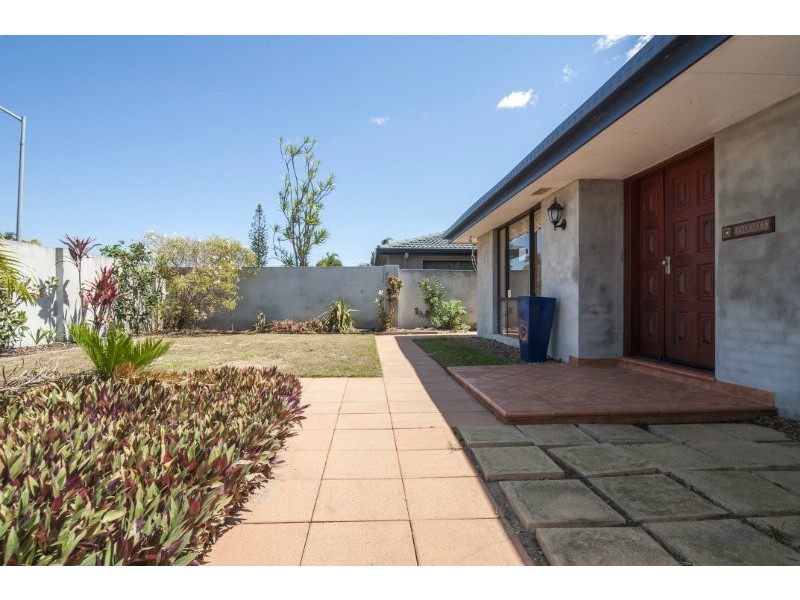 32 Port Drive, Mermaid Waters QLD 4218