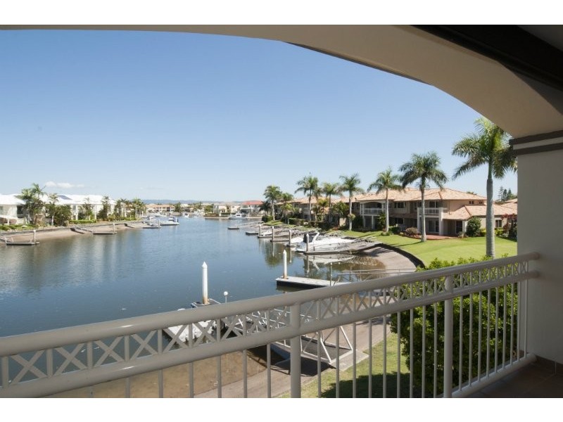 49/76 Bayview Street, Runaway Bay QLD 4216