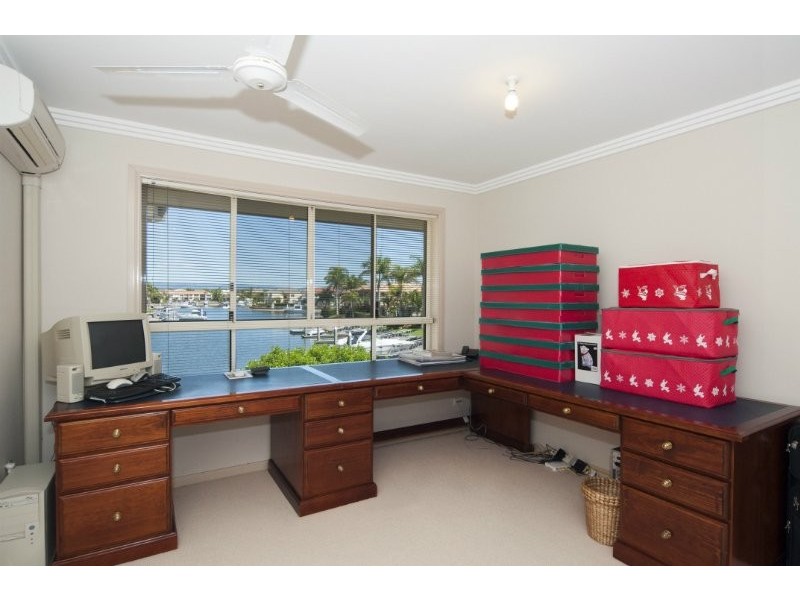 49/76 Bayview Street, Runaway Bay QLD 4216