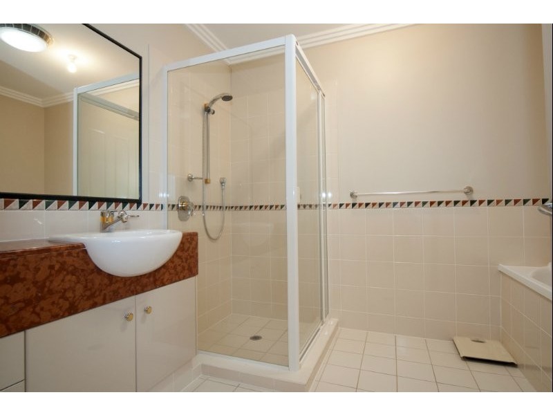 49/76 Bayview Street, Runaway Bay QLD 4216