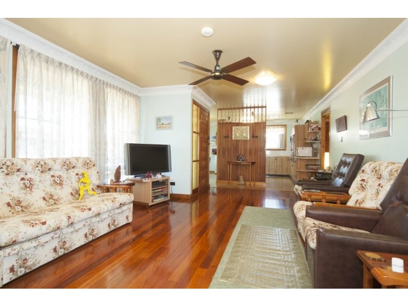 12 Waratah Avenue, Biggera Waters QLD 4216