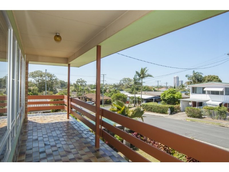 12 Waratah Avenue, Biggera Waters QLD 4216