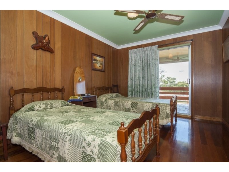 12 Waratah Avenue, Biggera Waters QLD 4216