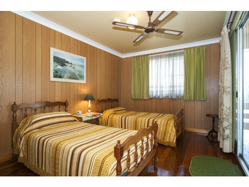 12 Waratah Avenue, Biggera Waters QLD 4216