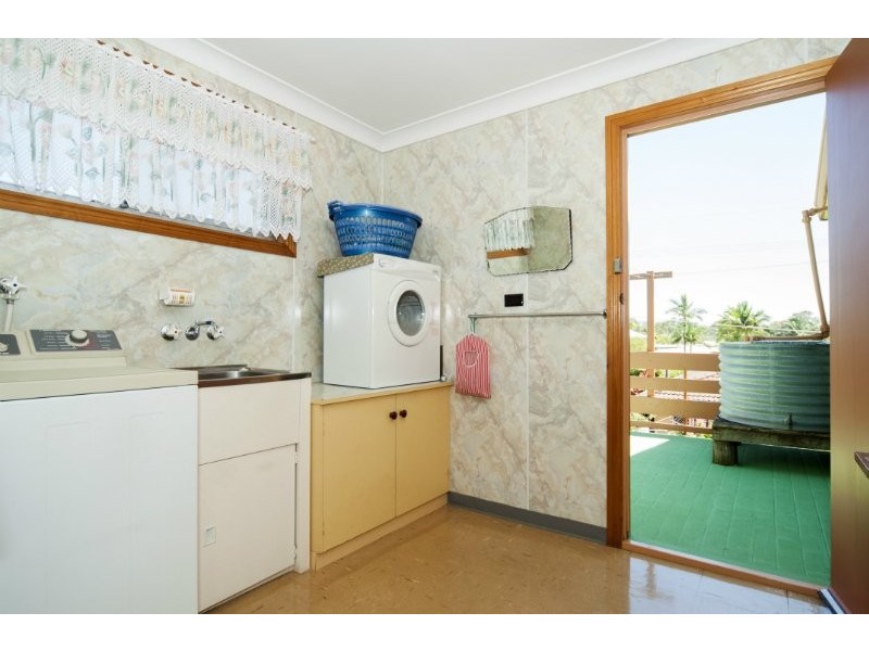 12 Waratah Avenue, Biggera Waters QLD 4216