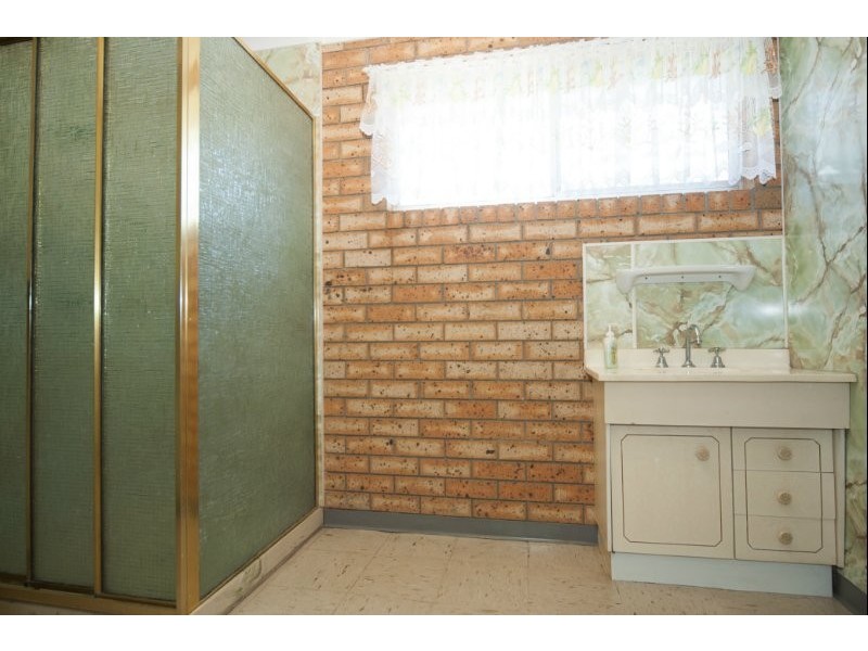 12 Waratah Avenue, Biggera Waters QLD 4216