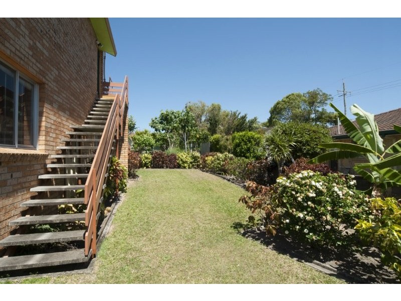 12 Waratah Avenue, Biggera Waters QLD 4216