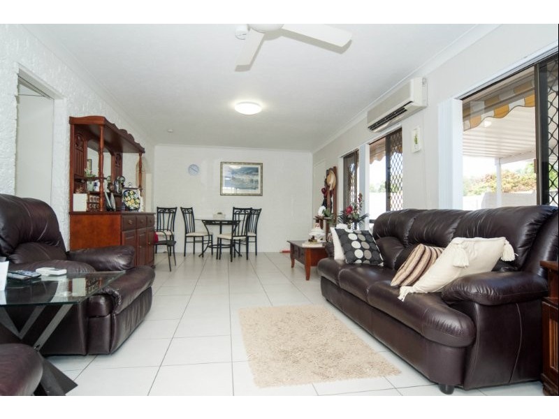 2/1 Rosalind Avenue, Paradise Point QLD 4216