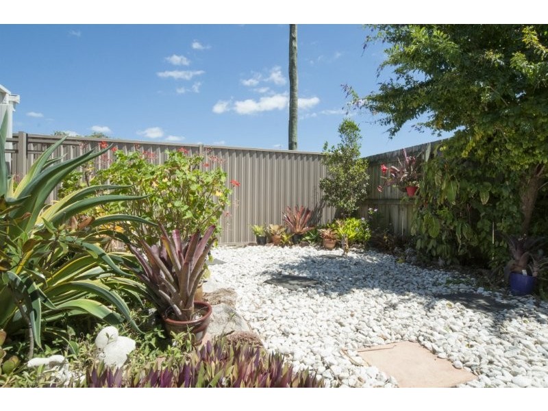 2/1 Rosalind Avenue, Paradise Point QLD 4216