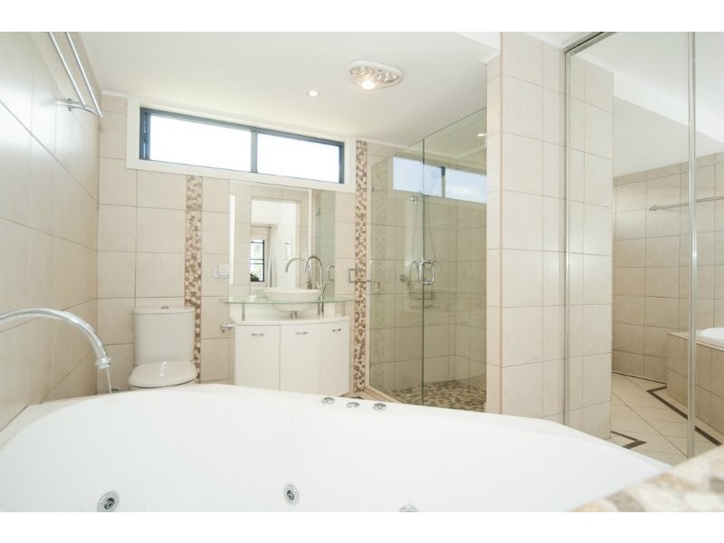 20 Mungera Street, Biggera Waters QLD 4216