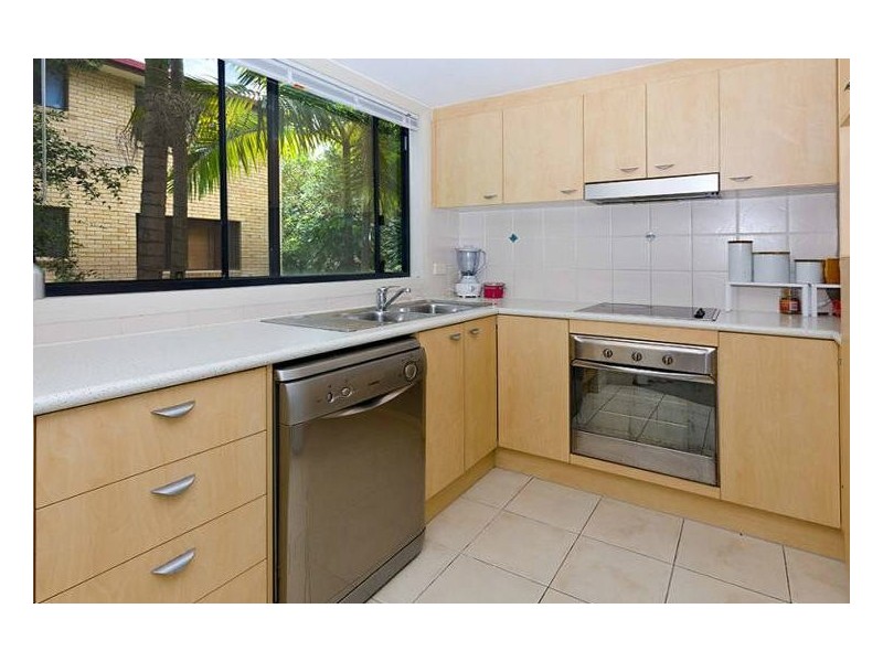 6/23 Bath Street, Labrador QLD 4215