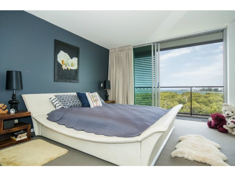 30402 Ephraim Island, Paradise Point QLD 4216