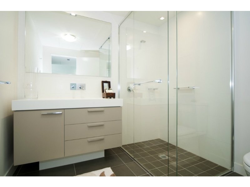 30402 Ephraim Island, Paradise Point QLD 4216