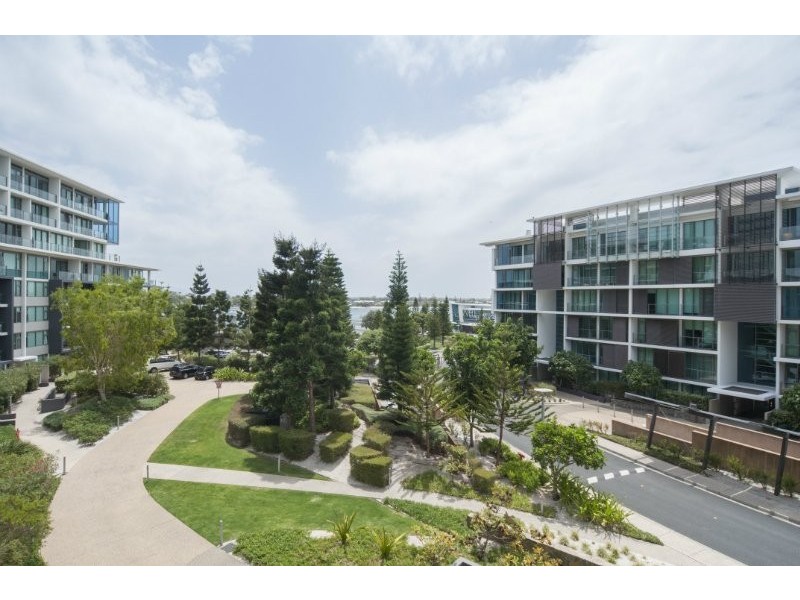 30402 Ephraim Island, Paradise Point QLD 4216