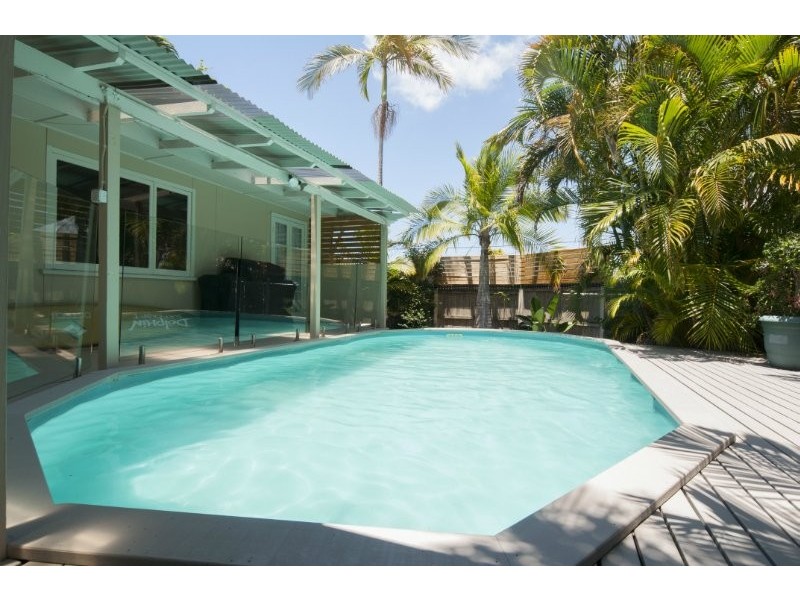 1 Magnolia Avenue, Hollywell QLD 4216