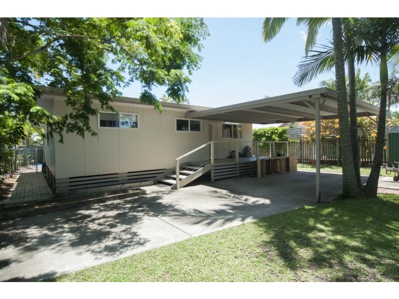 1 Magnolia Avenue, Hollywell QLD 4216