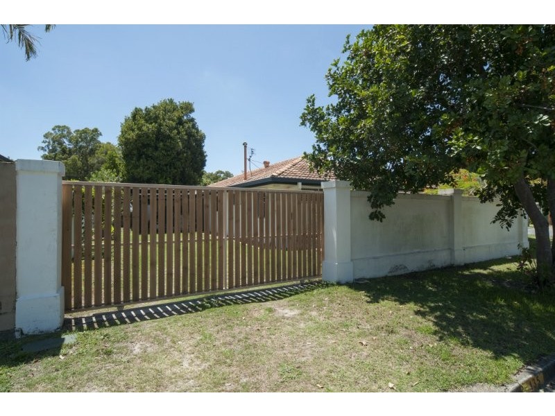 135 Hansford Road, Coombabah QLD 4216