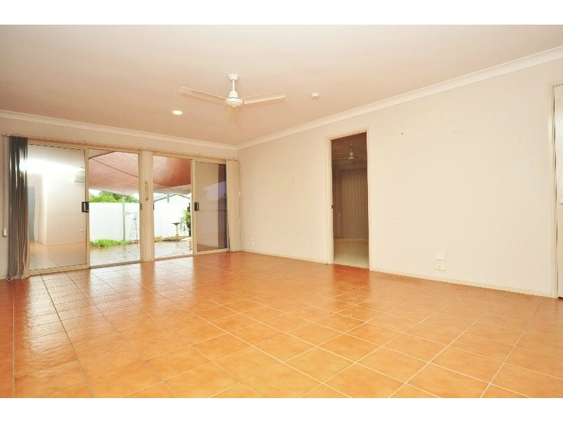 1/193 Bayview Street, Runaway Bay QLD 4216