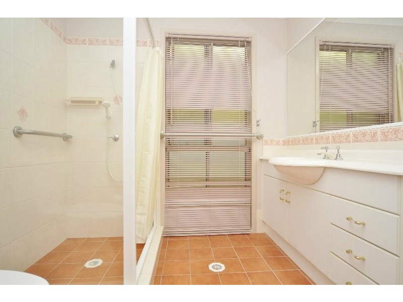 1/193 Bayview Street, Runaway Bay QLD 4216