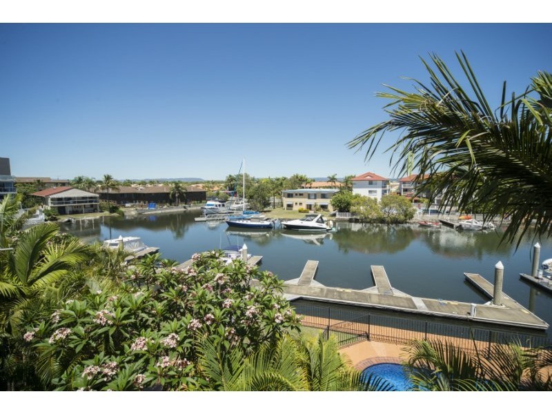 13/12 Canal Avenue, Runaway Bay QLD 4216