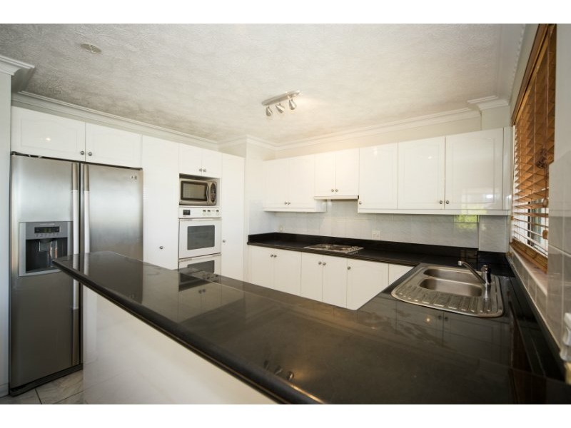 13/12 Canal Avenue, Runaway Bay QLD 4216