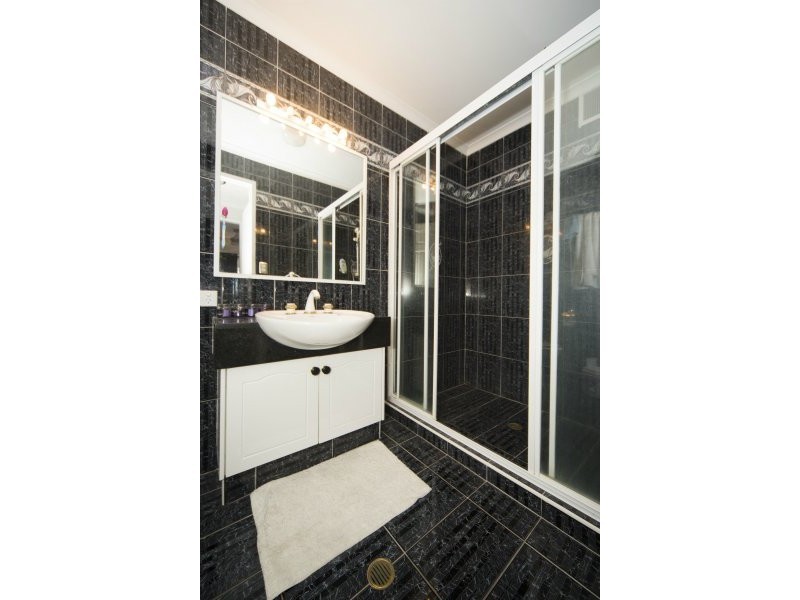 13/12 Canal Avenue, Runaway Bay QLD 4216