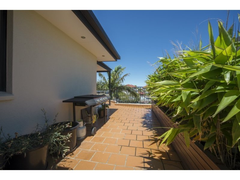 13/12 Canal Avenue, Runaway Bay QLD 4216