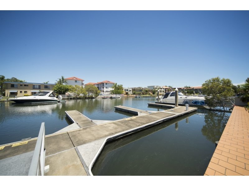 13/12 Canal Avenue, Runaway Bay QLD 4216