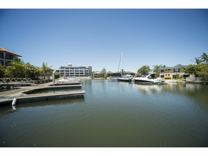 13/12 Canal Avenue, Runaway Bay QLD 4216