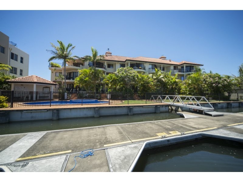 13/12 Canal Avenue, Runaway Bay QLD 4216