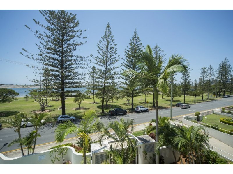 6/204 Marine Parade, Labrador QLD 4215