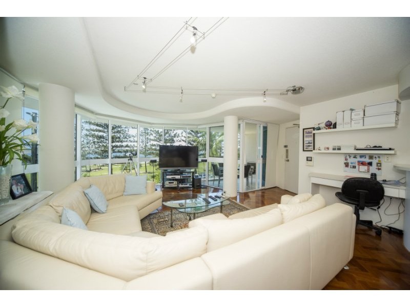 6/204 Marine Parade, Labrador QLD 4215