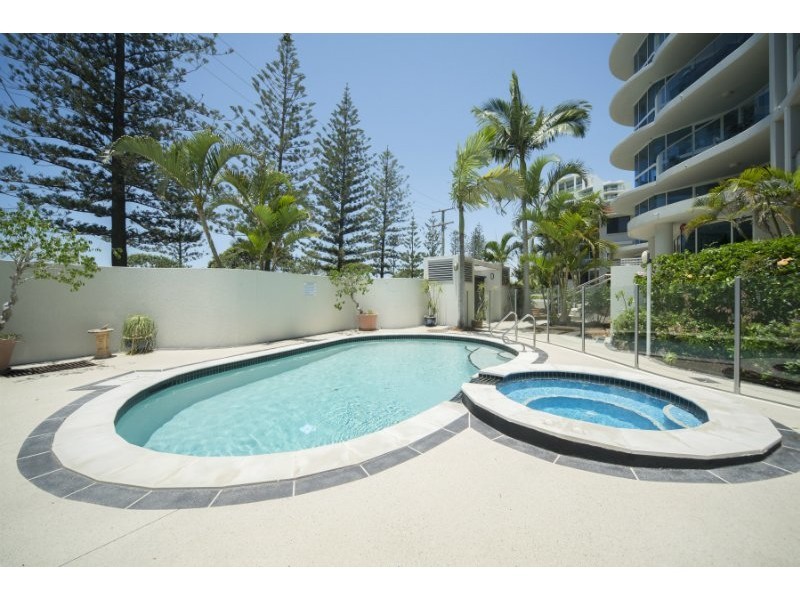 6/204 Marine Parade, Labrador QLD 4215