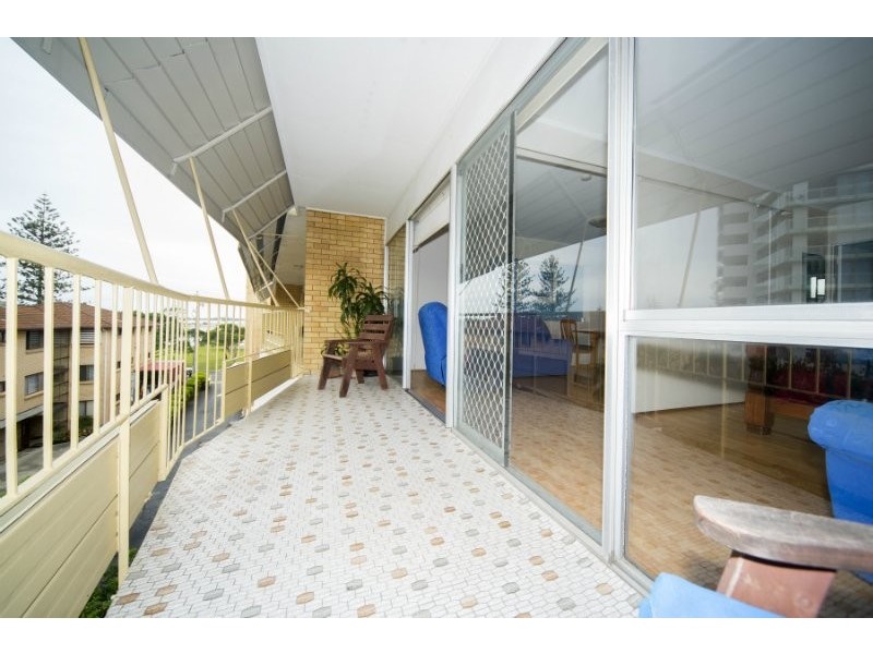 15/224 Marine Parade, Labrador QLD 4215