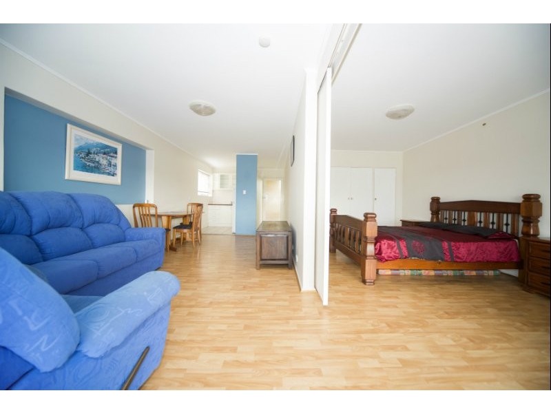 15/224 Marine Parade, Labrador QLD 4215
