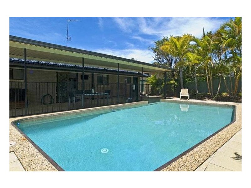 12 Nimrud Street, Southport QLD 4215