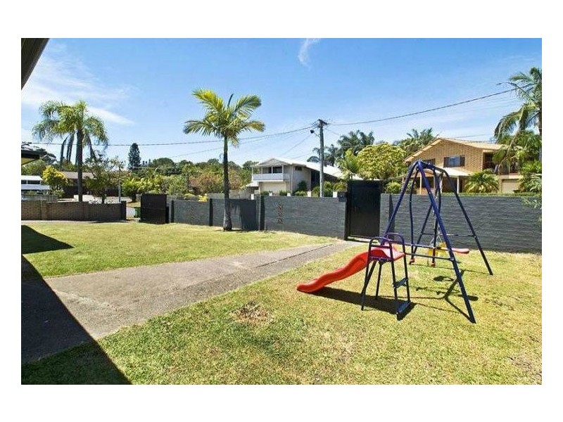 12 Nimrud Street, Southport QLD 4215