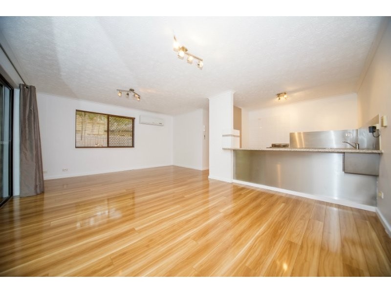 1/16 Madang Crescent, Runaway Bay QLD 4216