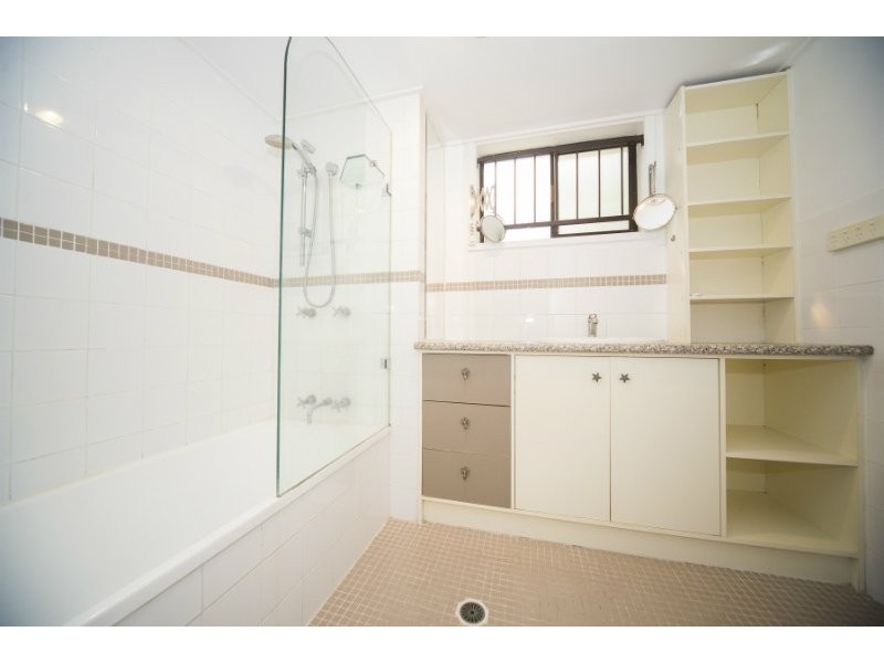 1/16 Madang Crescent, Runaway Bay QLD 4216