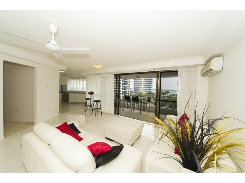 17/21 Bayview Street, Runaway Bay QLD 4216